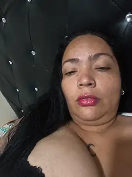 Snapshot of NIKOLE1301 chatting on 06-07-26, 01:10 NIKOLE1301 online show from 06-07-26, 01:10