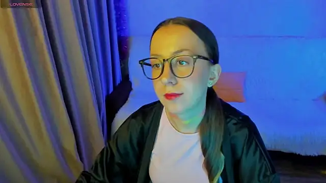 CurlySteph online show from 10-11-25, 04:49