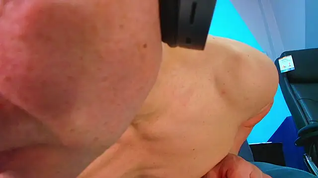 Snapshot of juanses_n_toro chatting on 11-04-25, 01:10 juanses n toro online show from 11-04-25, 01:10