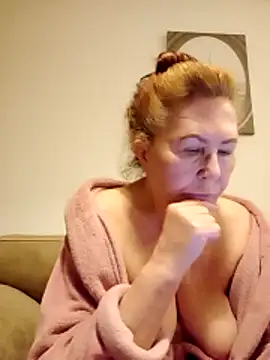 Hottie-Mom online show from 04-16-26, 09:04