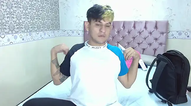 Snapshot of Dona_and_Carl chatting on 03-19-25, 03:09 Dona and Carl online show from 03-19-25, 03:09