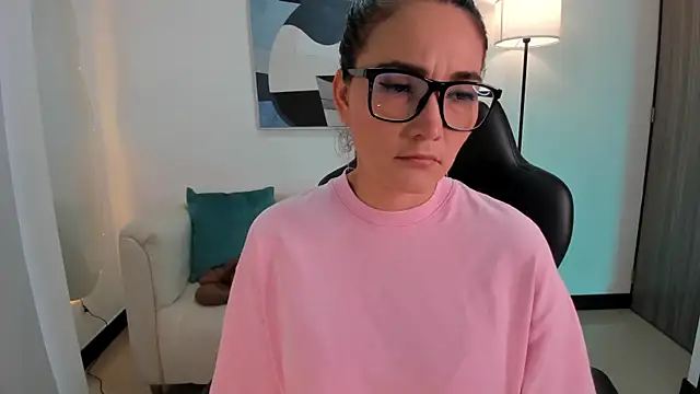 SaraParker  online show from 04-17-26, 10:24