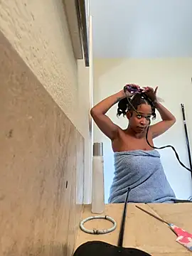 Snapshot of Cum2Charm chatting on 02-09-25, 05:22 Cum2Charm online show from 02-09-25, 05:22