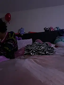 Snapshot of Cum2Charm chatting on 03-13-25, 11:30 Cum2Charm online show from 03-13-25, 11:30