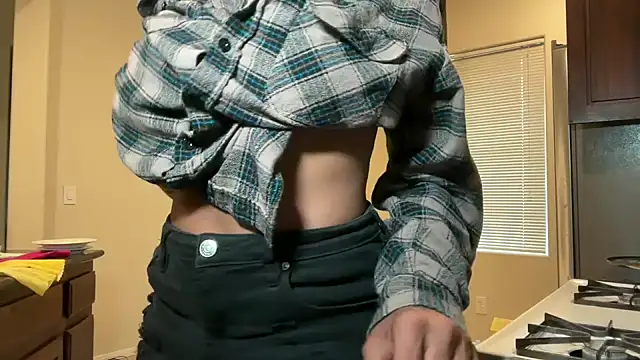 Snapshot of Cum2Charm chatting on 09-28-25, 03:39 Cum2Charm online show from 09-28-25, 03:39