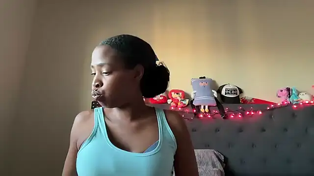 Snapshot of Cum2Charm chatting on 10-03-25, 12:51 Cum2Charm online show from 10-03-25, 12:51