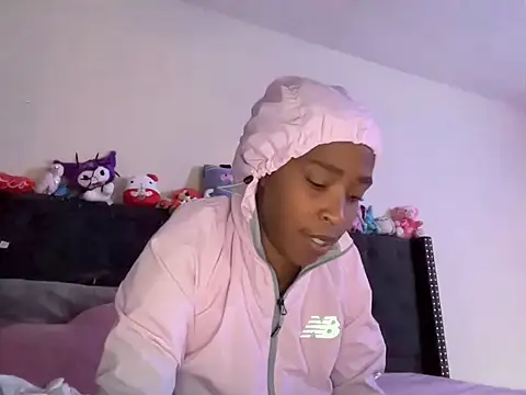 Snapshot of Cum2Charm chatting on 10-09-25, 01:53 Cum2Charm online show from 10-09-25, 01:53