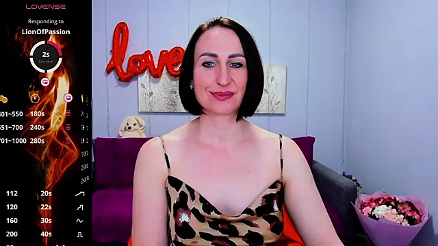 Snapshot of Nia_Smithh chatting on 02-14-25, 01:51 Nia Smithh online show from 02-14-25, 01:51