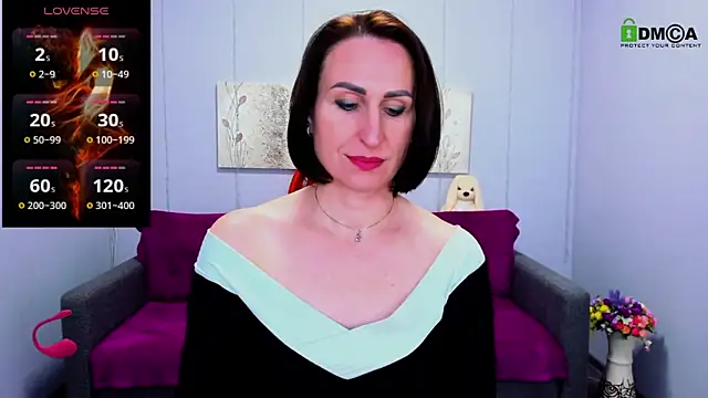 Snapshot of Nia_Smithh chatting on 03-06-25, 03:45 Nia Smithh online show from 03-06-25, 03:45