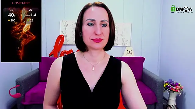 Snapshot of Nia_Smithh chatting on 03-08-25, 04:50 Nia Smithh online show from 03-08-25, 04:50