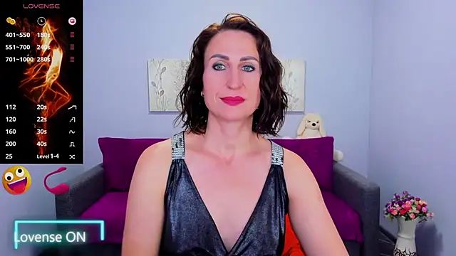 Snapshot of Nia_Smithh chatting on 10-22-25, 12:38 Nia Smithh online show from 10-22-25, 12:38