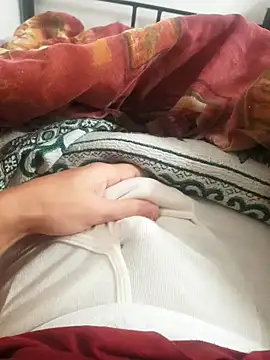 Snapshot of Ummfuss1 chatting on 12-13-24, 02:05 Ummfuss1 online show from 12-13-24, 02:05