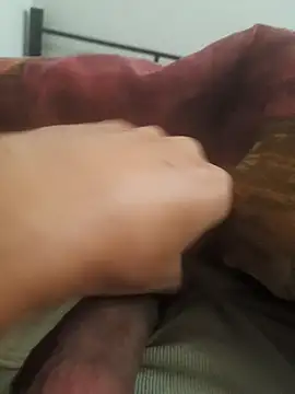 Snapshot of Ummfuss1 chatting on 12-19-24, 02:46 Ummfuss1 online show from 12-19-24, 02:46