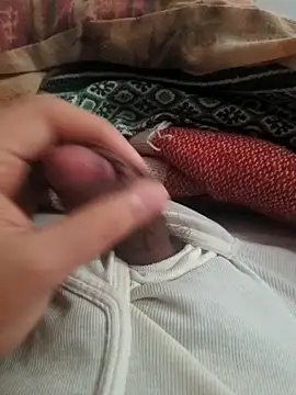 Snapshot of Ummfuss1 chatting on 01-09-25, 01:24 Ummfuss1 online show from 01-09-25, 01:24