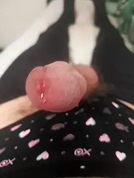 Snapshot of Ummfuss1 chatting on 10-21-25, 01:45 Ummfuss1 online show from 10-21-25, 01:45