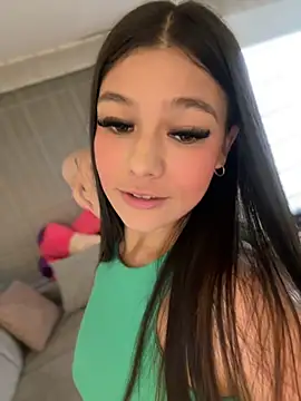 Snapshot of Alyshanon18 chatting on 02-28-25, 09:44 Alyshanon18 online show from 02-28-25, 09:44