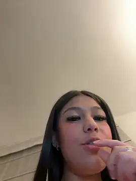 Snapshot of Alyshanon18 chatting on 03-20-25, 03:13 Alyshanon18 online show from 03-20-25, 03:13