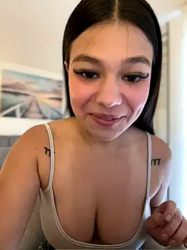 Snapshot of Alyshanon18 chatting on 10-03-25, 09:01 Alyshanon18 online show from 10-03-25, 09:01