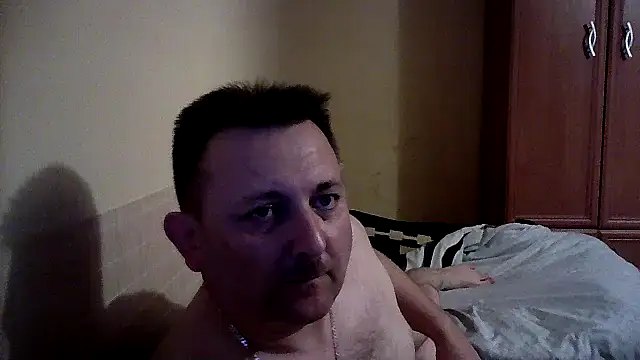 Snapshot of Novy73 chatting on 11-07-25, 01:16 Novy73 online show from 11-07-25, 01:16