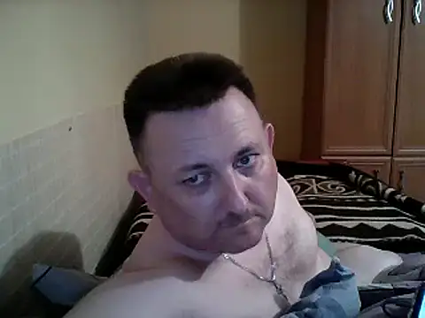 Snapshot of Novy73 chatting on 12-17-25, 10:27 Novy73 online show from 12-17-25, 10:27
