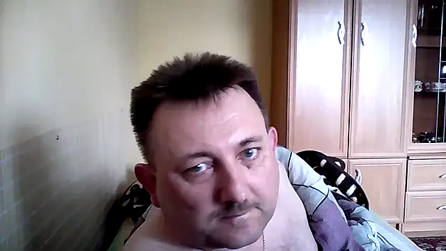Snapshot of Novy73 chatting on 05-16-26, 12:04 Novy73 online show from 05-16-26, 12:04