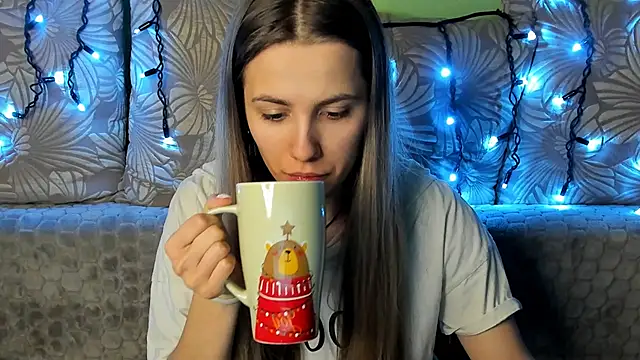 Snapshot of MaggieCake chatting on 01-17-25, 01:25 MaggieCake online show from 01-17-25, 01:25