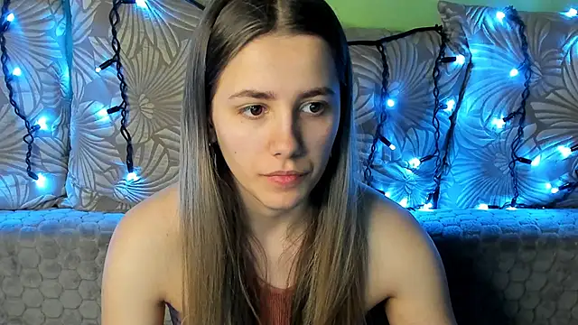 Snapshot of MaggieCake chatting on 01-25-25, 02:26 MaggieCake online show from 01-25-25, 02:26