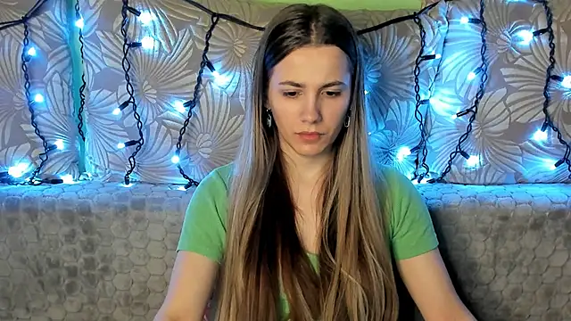 Snapshot of MaggieCake chatting on 02-09-25, 04:25 MaggieCake online show from 02-09-25, 04:25