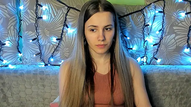 Snapshot of MaggieCake chatting on 02-14-25, 01:34 MaggieCake online show from 02-14-25, 01:34