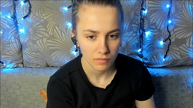 MaggieCake online show from 04-14-26, 04:51