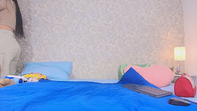 Snapshot of samanta_360 chatting on 11-05-25, 11:54 samanta 360 online show from 11-05-25, 11:54