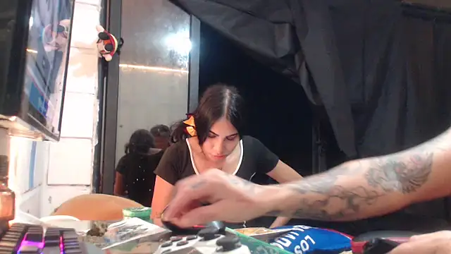 Snapshot of dounolimist777 chatting on 12-14-25, 02:17 dounolimist777 online show from 12-14-25, 02:17