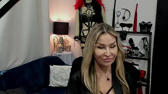 crystaLUX online show from 02-24-25, 09:10