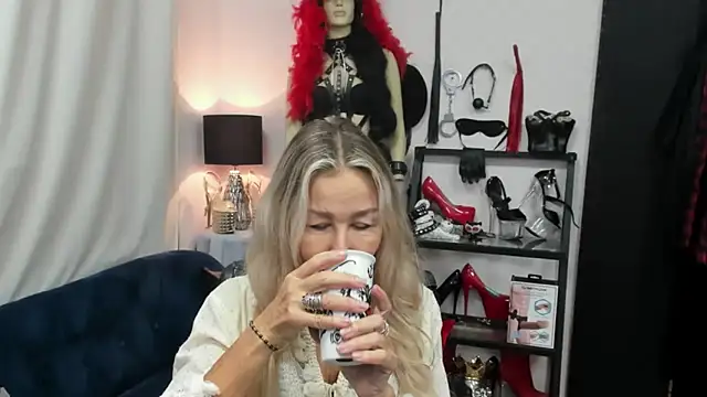 crystaLUX online show from 09-24-25, 04:05