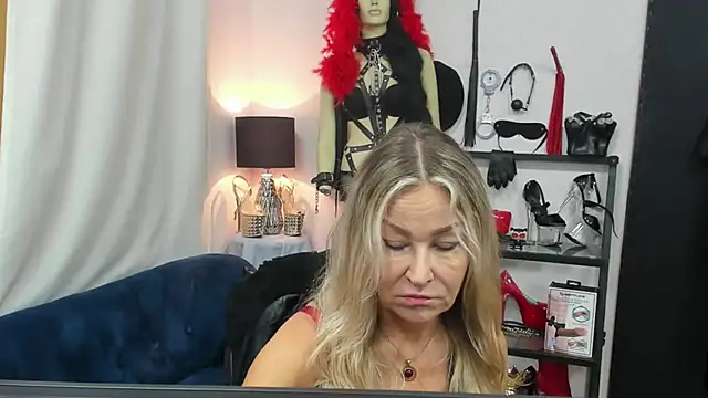 crystaLUX online show from 10-14-25, 04:24