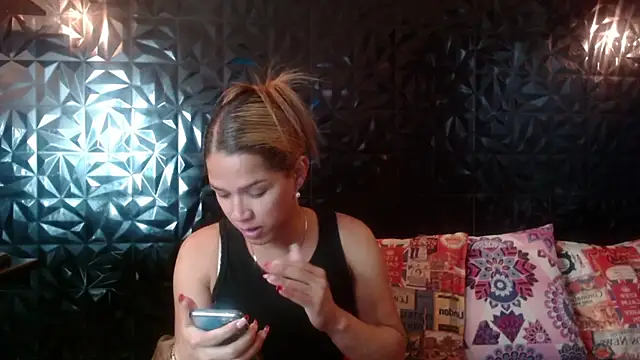 Snapshot of PINK__LOLA1 chatting on 07-01-26, 11:04 PINK LOLA1 online show from 07-01-26, 11:04