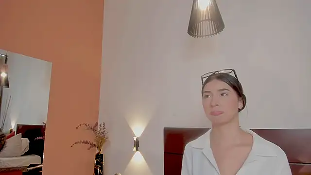 Snapshot of Christy_Sea chatting on 02-13-25, 06:16 Christy Sea online show from 02-13-25, 06:16