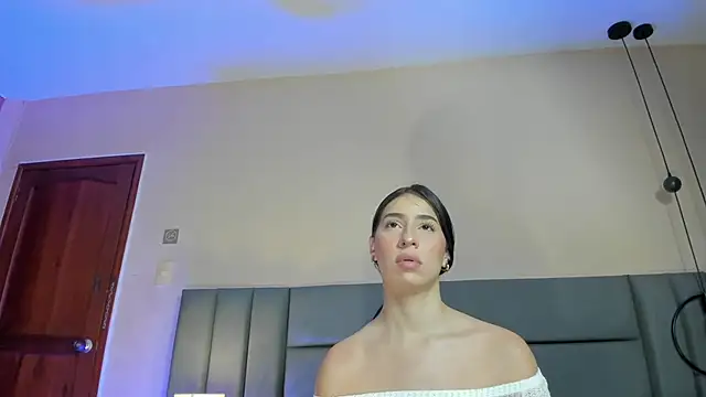 Snapshot of Christy_Sea chatting on 10-10-25, 06:40 Christy Sea online show from 10-10-25, 06:40