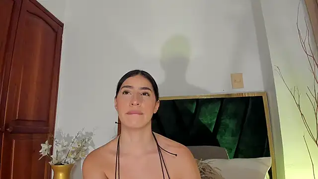 Snapshot of Christy_Sea chatting on 10-24-25, 06:48 Christy Sea online show from 10-24-25, 06:48