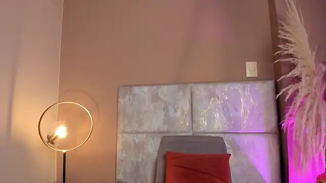 Snapshot of Christy_Sea chatting on 11-12-25, 06:19 Christy Sea online show from 11-12-25, 06:19