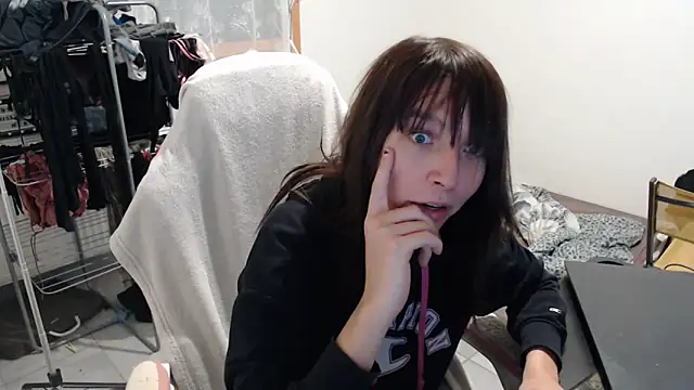 missthon0 online show from 09-11-25, 01:00