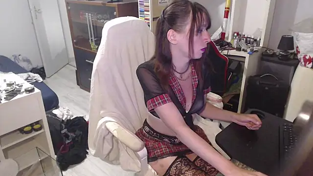 missthon0 online show from 04-12-26, 01:16