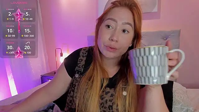 Snapshot of hannamartinn chatting on 11-19-25, 01:05 hannamartinn online show from 11-19-25, 01:05