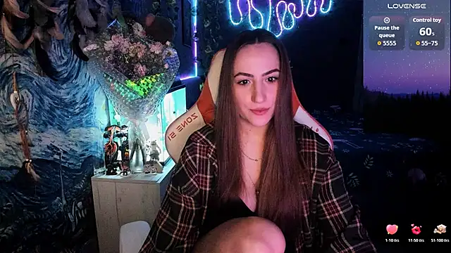 Snapshot of Selbi_Paine chatting on 07-19-26, 01:53 Selbi Paine online show from 07-19-26, 01:53