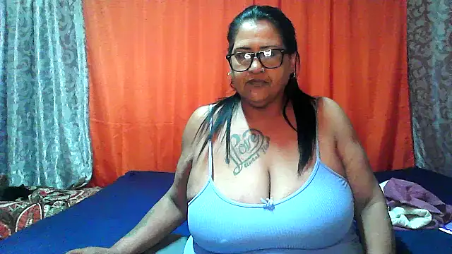 Snapshot of boobynatz chatting on 09-22-25, 09:55 boobynatz online show from 09-22-25, 09:55