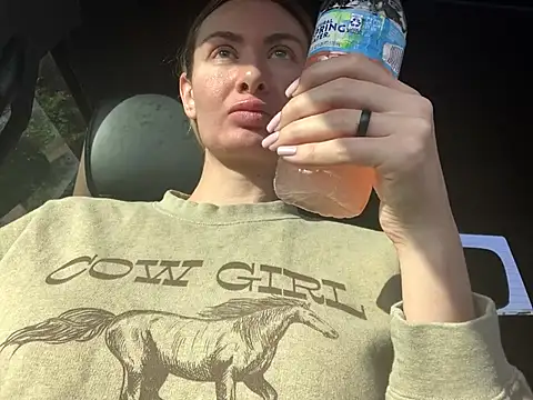 Alyssa rhoades online show from 07-21-26, 01:35