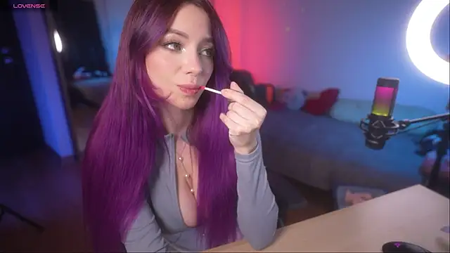 Snapshot of Emberella_ chatting on 03-05-25, 04:46 Emberella online show from 03-05-25, 04:46