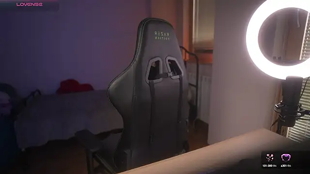 Snapshot of Emberella_ chatting on 03-16-25, 03:39 Emberella online show from 03-16-25, 03:39