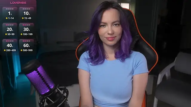 Snapshot of Emberella_ chatting on 10-02-25, 04:14 Emberella online show from 10-02-25, 04:14