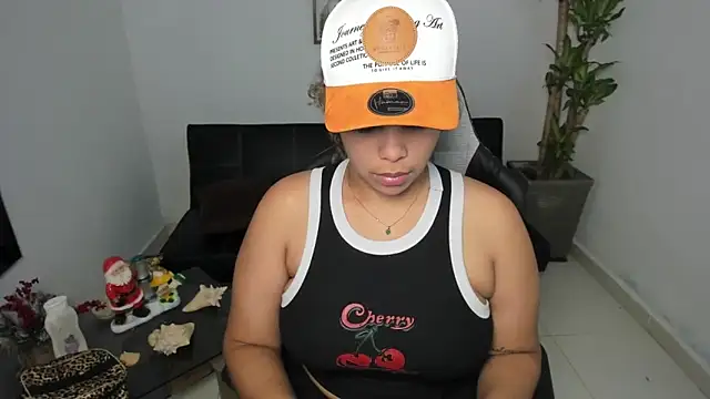 Snapshot of alyssannVhm chatting on 12-10-24, 10:47 alyssannVhm online show from 12-10-24, 10:47